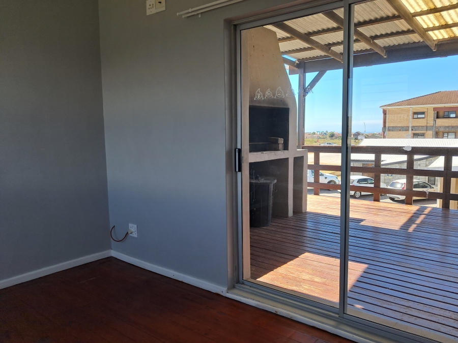 To Let 3 Bedroom Property for Rent in Wavecrest Eastern Cape